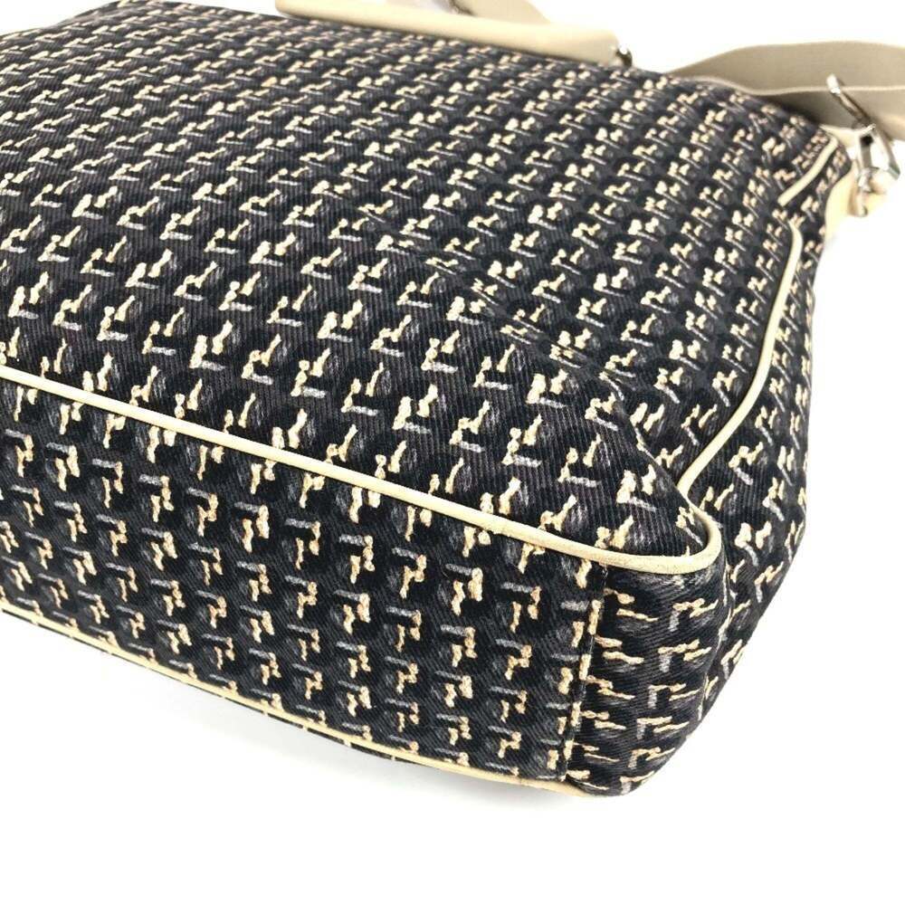 CHANEL Black Leather Love Shoulder Bag - Picture 5 of 16